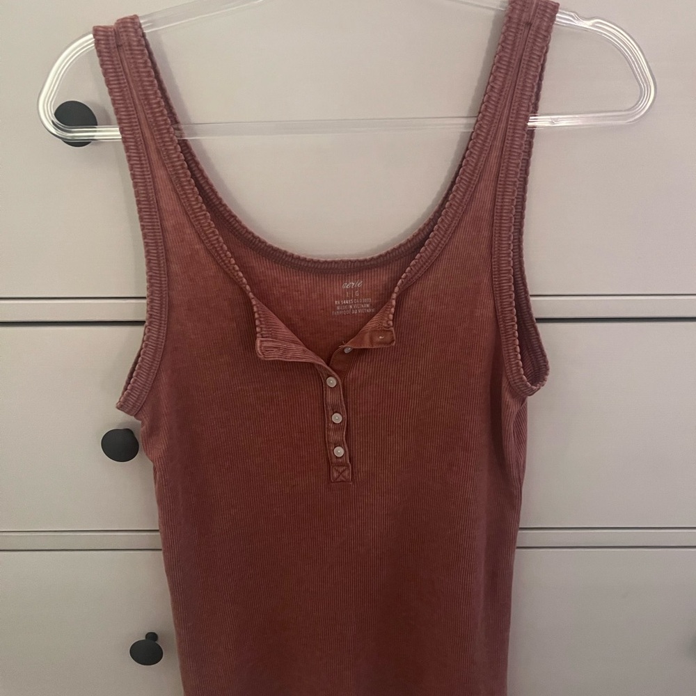 Women's Sleeveless Henley Top - Rust